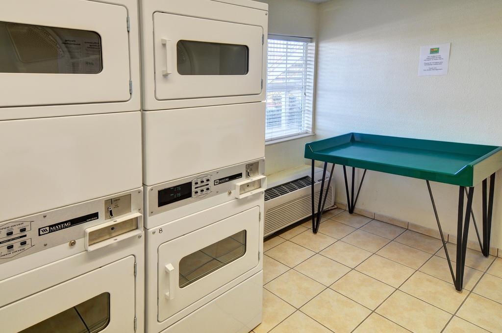 Intown Suites Extended Stay Houston Tx - Hobby Airport Dış mekan fotoğraf